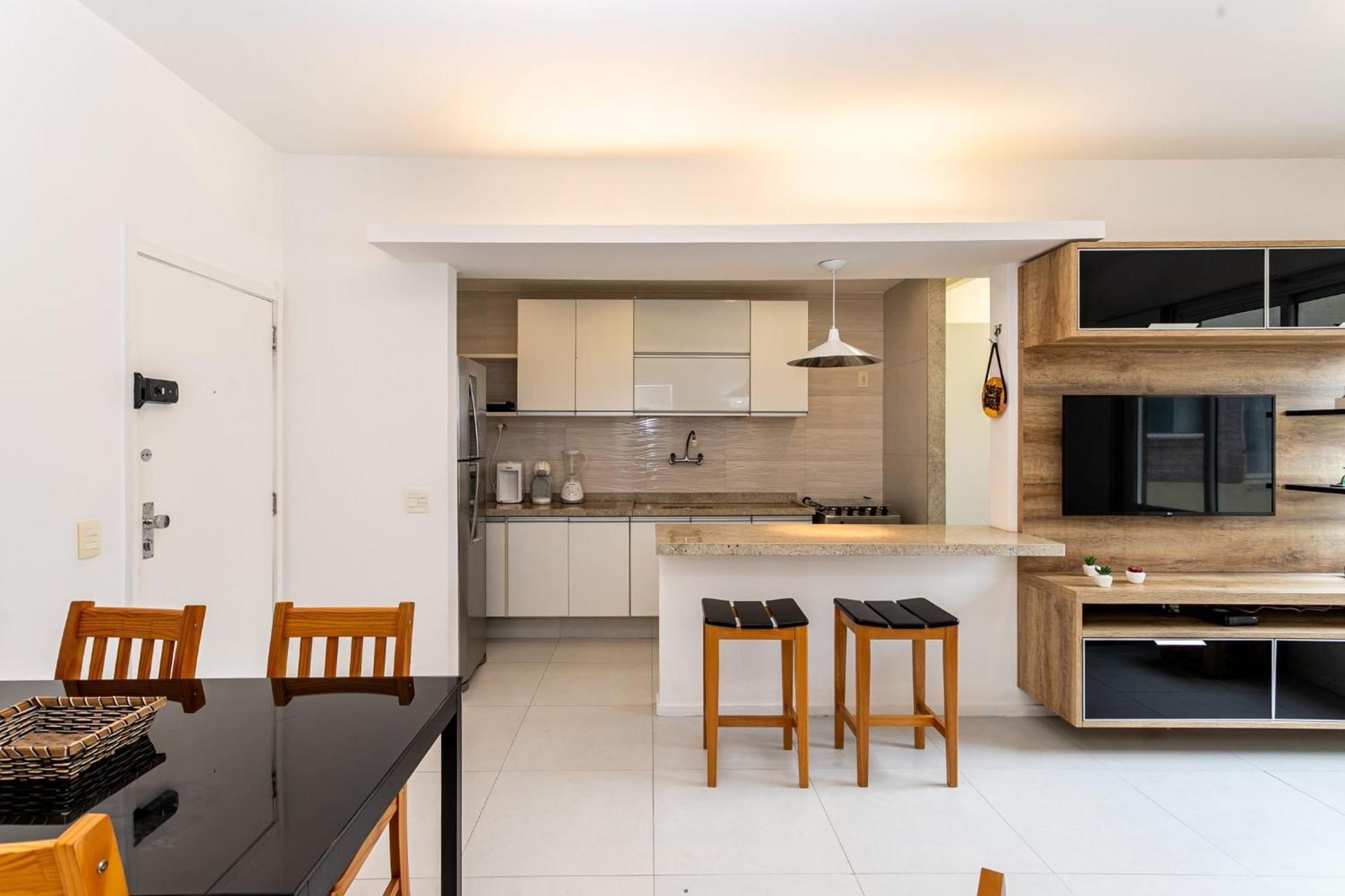 Appartamento C/ Garagem Em Copacabana | Sqc 238/707 *